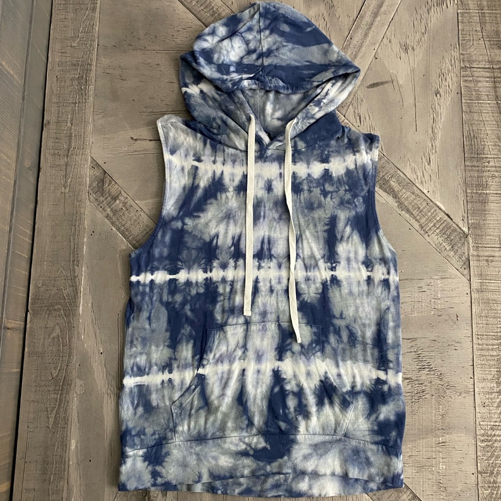 Forever 21 Sleeveless Hoodie-Small